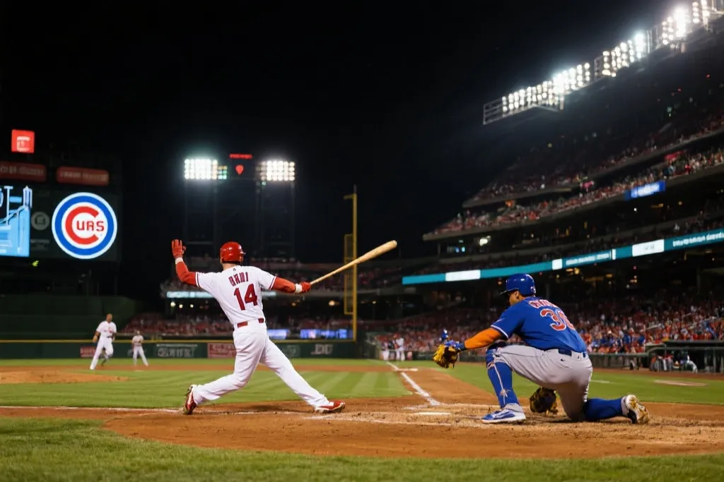 红雀与小熊的激烈MLB比赛